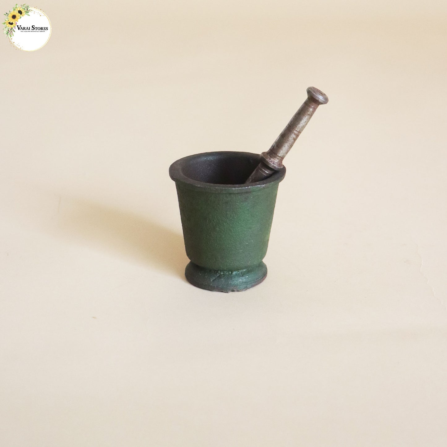 ANTIQUE PROP - 151