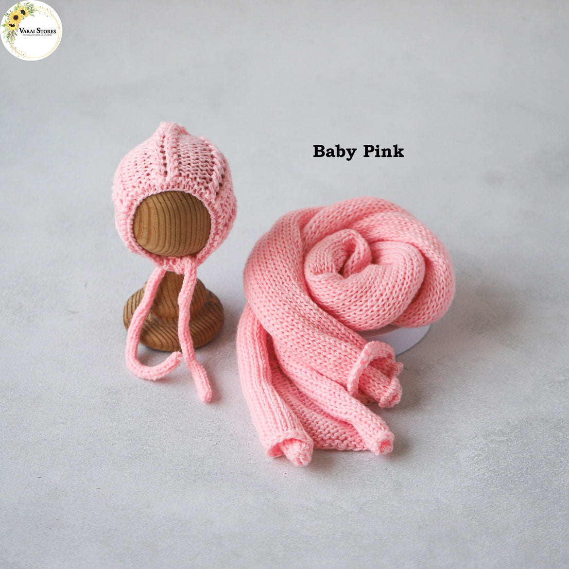 KNITTED WRAP WITH CAP - PINK